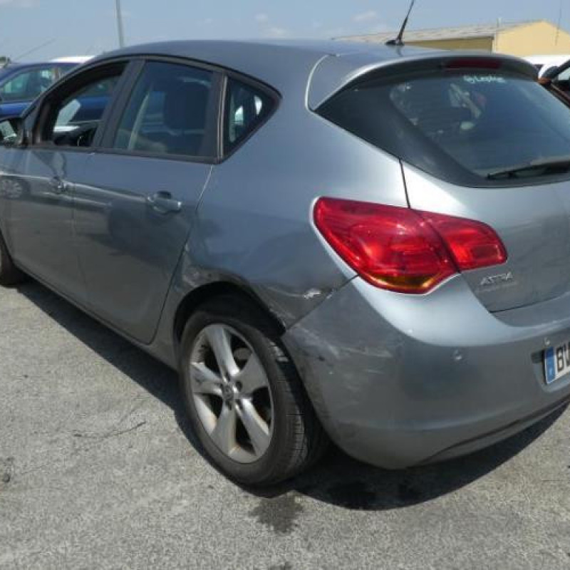 Feu arriere secondaire droit (feux) OPEL ASTRA J Photo n°6