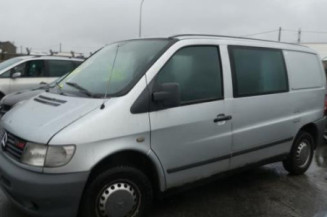 Optique avant secondaire droit (feux)(clignotant) MERCEDES VITO 638