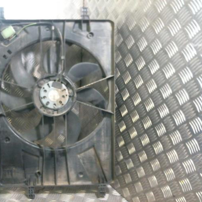 Moto ventilateur radiateur OPEL ASTRA J Photo n°2