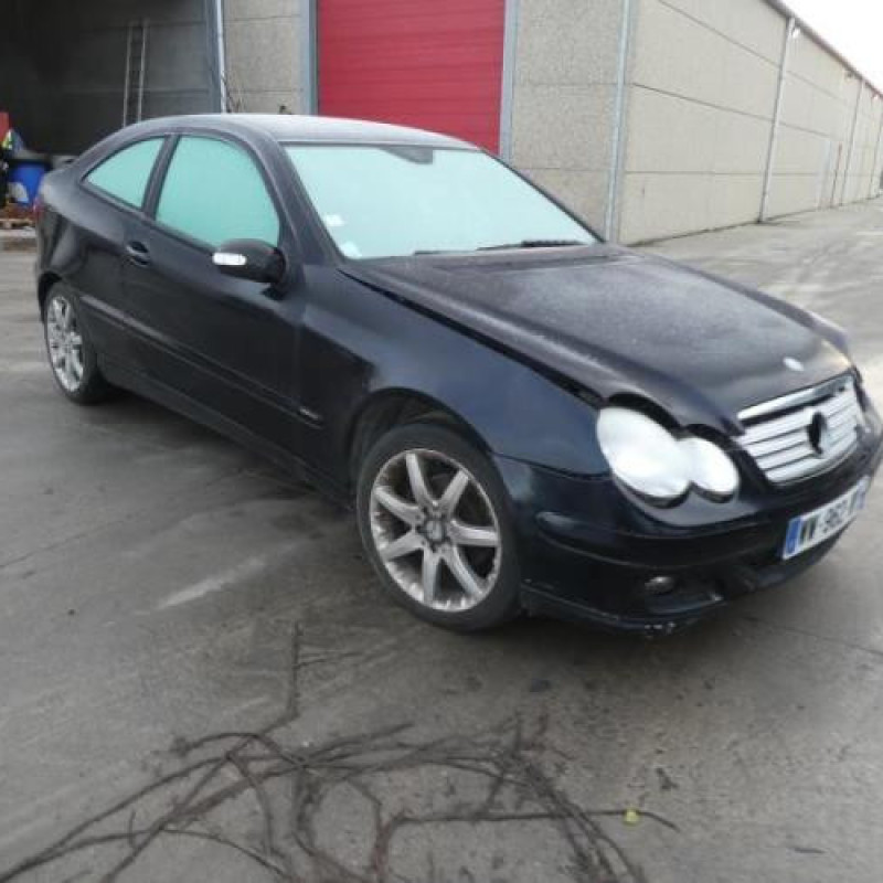 Pare choc arriere MERCEDES CLASSE C 203 COUPE SPORT Photo n°11