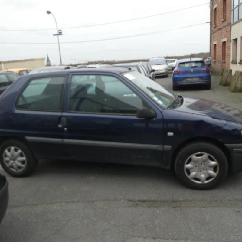 Pare choc arriere PEUGEOT 106 Photo n°9