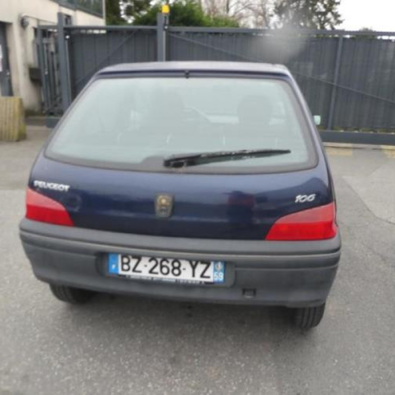 Poignee porte avant droit PEUGEOT 106 Photo n°7