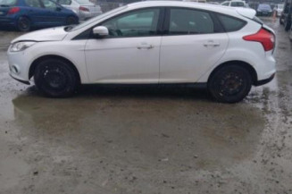 Vitre avant gauche FORD FOCUS 3