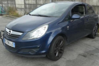 Vitre avant gauche OPEL CORSA D Photo n°1