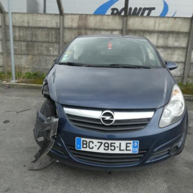 Vitre avant gauche OPEL CORSA D Photo n°6