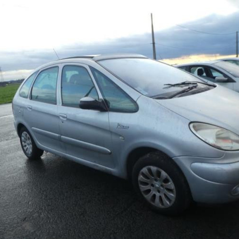 Pare boue avant gauche CITROEN XSARA PICASSO Photo n°8