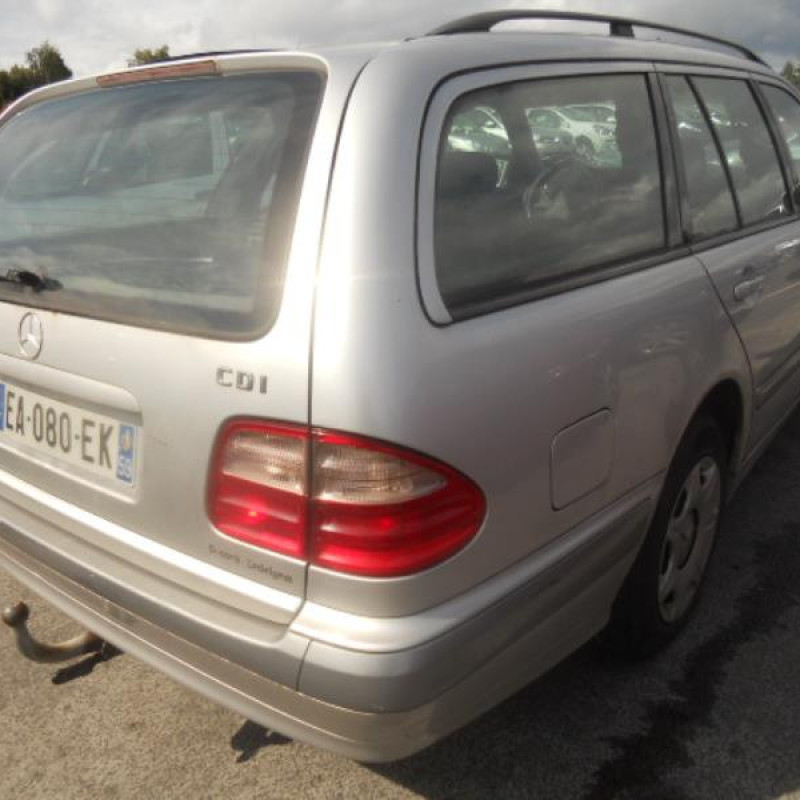 Feu arriere secondaire droit (feux) MERCEDES CLASSE E 210 Photo n°5