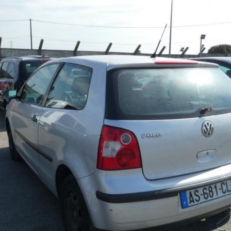 Calandre VOLKSWAGEN POLO 4 Photo n°5