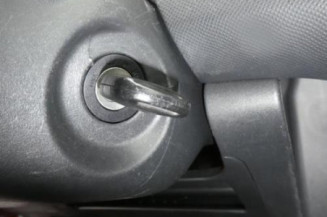 Serrure de coffre TOYOTA YARIS 2