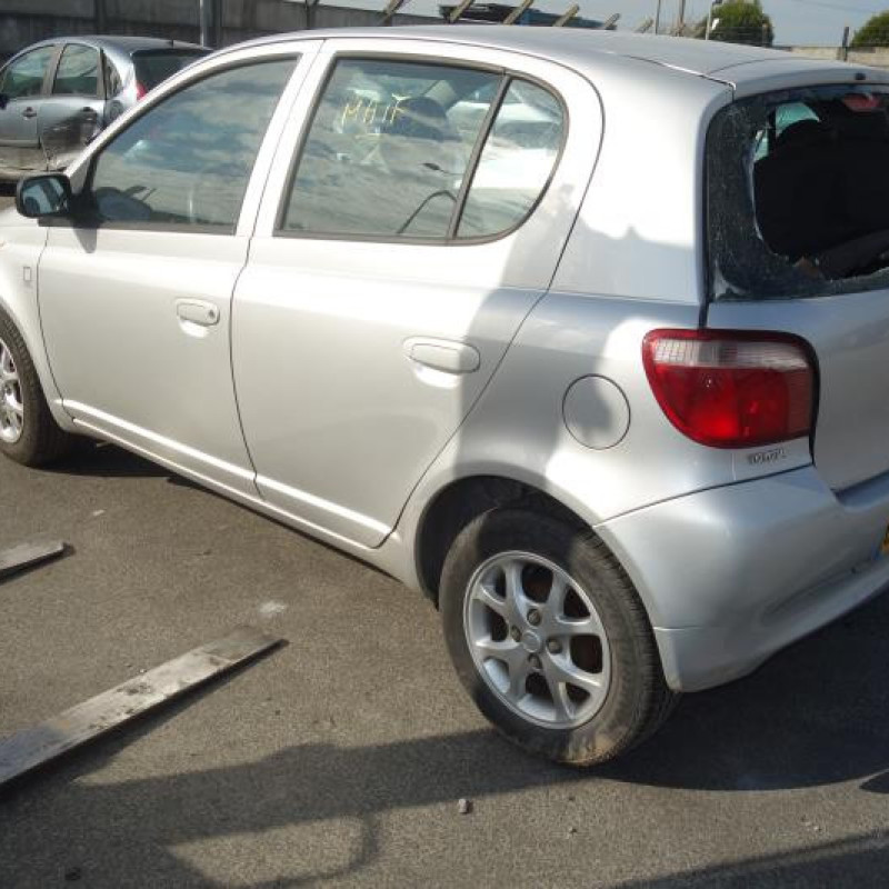 Attache ceinture arriere gauche TOYOTA YARIS 1 Photo n°4