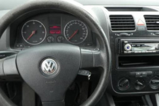 Attache ceinture arriere gauche VOLKSWAGEN GOLF 5