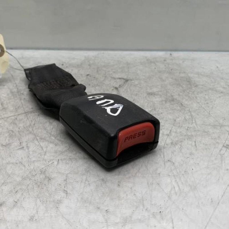 Attache ceinture arriere droit HYUNDAI SONATA 4 Photo n°1