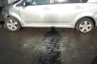 Pompe lave glace avant TOYOTA COROLLA VERSO 2