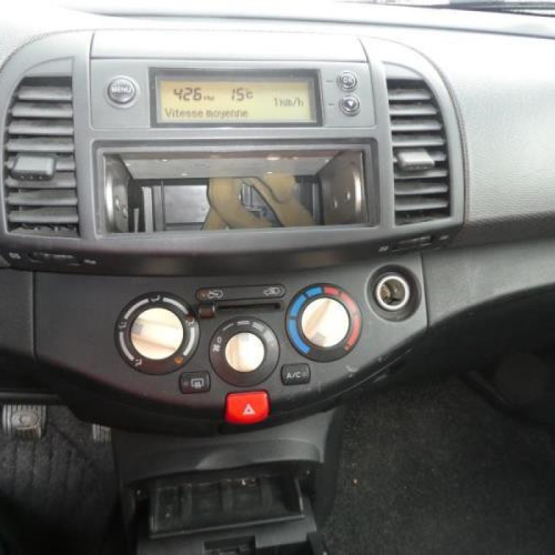 Attache ceinture avant droit NISSAN MICRA 3 Photo n°10