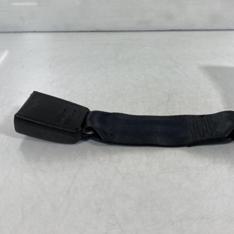 Attache ceinture arriere droit PEUGEOT 406 Photo n°1