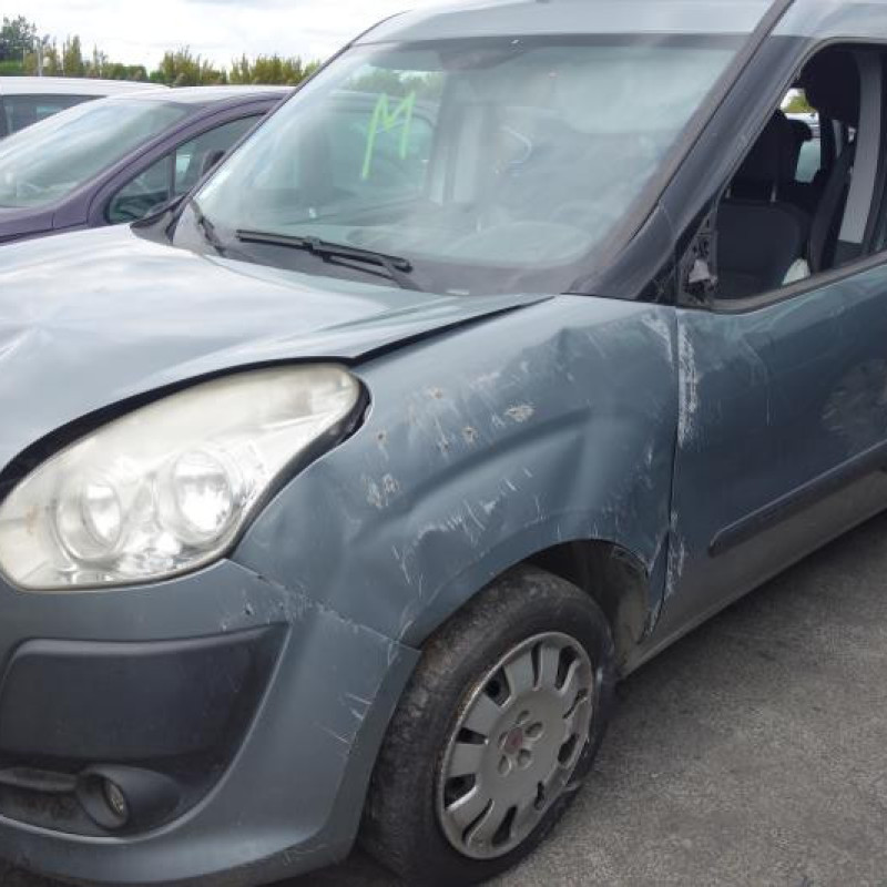 Pompe de direction FIAT DOBLO 2 Photo n°4