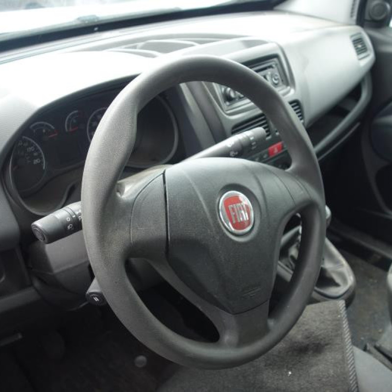 Pompe de direction FIAT DOBLO 2 Photo n°8