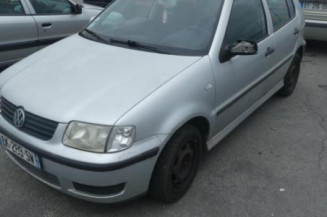 Etrier avant droit (freinage) VOLKSWAGEN POLO 3