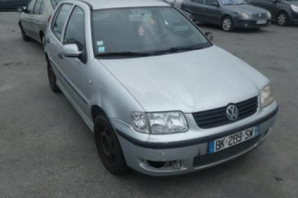 Etrier avant droit (freinage) VOLKSWAGEN POLO 3