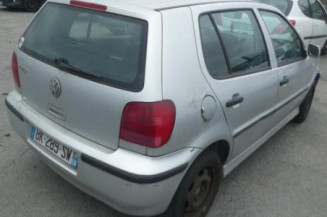 Etrier avant droit (freinage) VOLKSWAGEN POLO 3