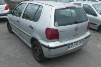 Etrier avant droit (freinage) VOLKSWAGEN POLO 3