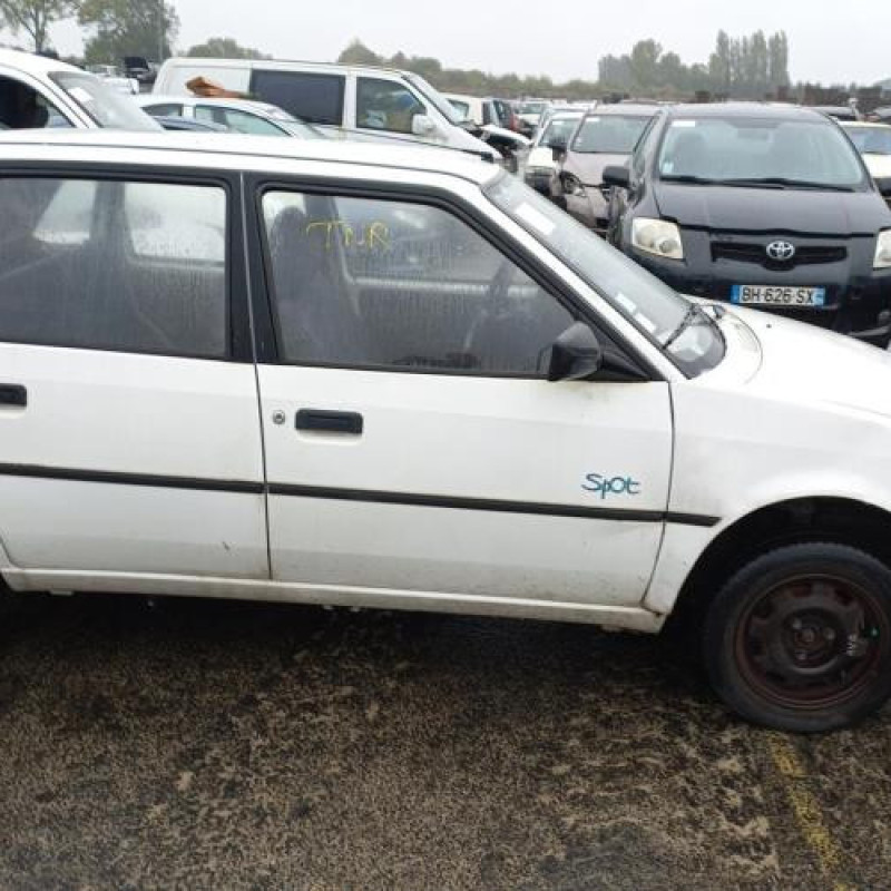 Attache ceinture avant droit CITROEN AX Photo n°10