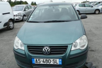 Charniere de capot VOLKSWAGEN POLO 4