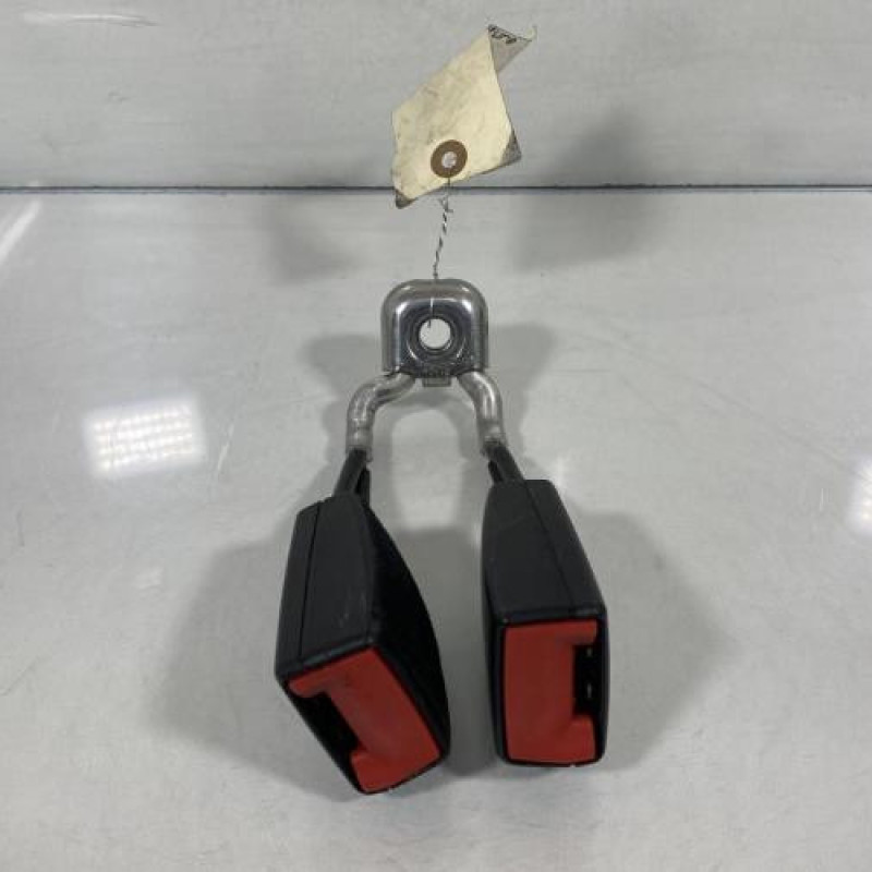 Attache ceinture arriere gauche SEAT IBIZA 4 Photo n°1