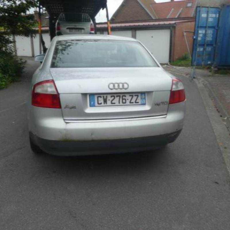 Anti brouillard droit (feux) AUDI A4 2 Photo n°5