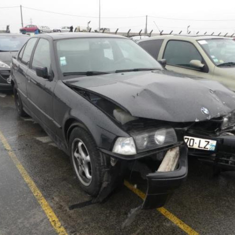 Serrure arriere gauche BMW SERIE 3 E36 Photo n°4