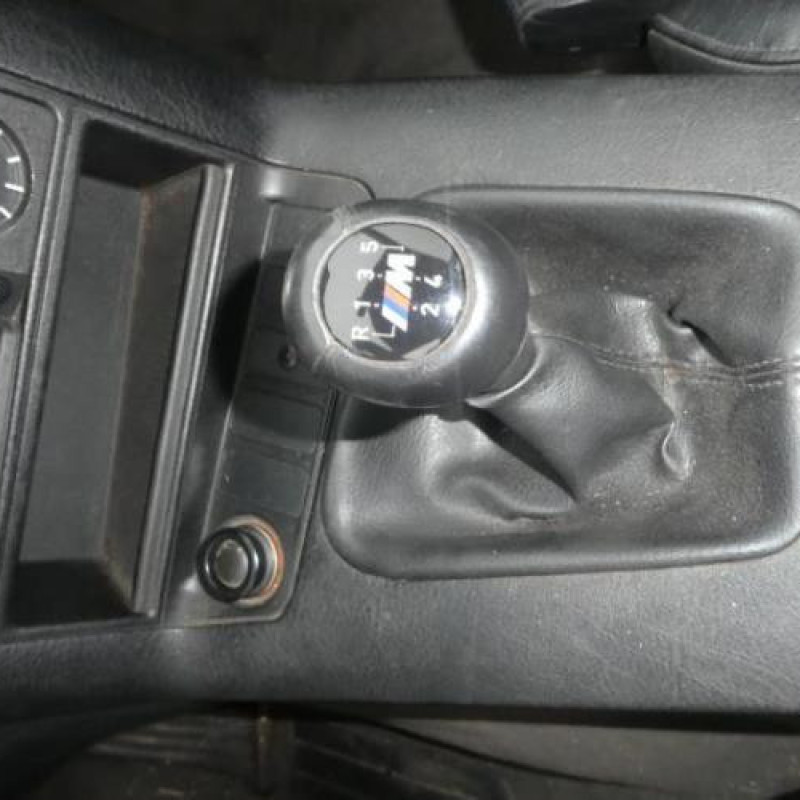 Pompe lave glace avant BMW SERIE 3 E36 Photo n°12