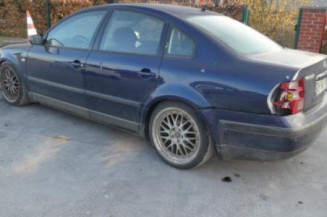 Aile avant gauche VOLKSWAGEN PASSAT 4