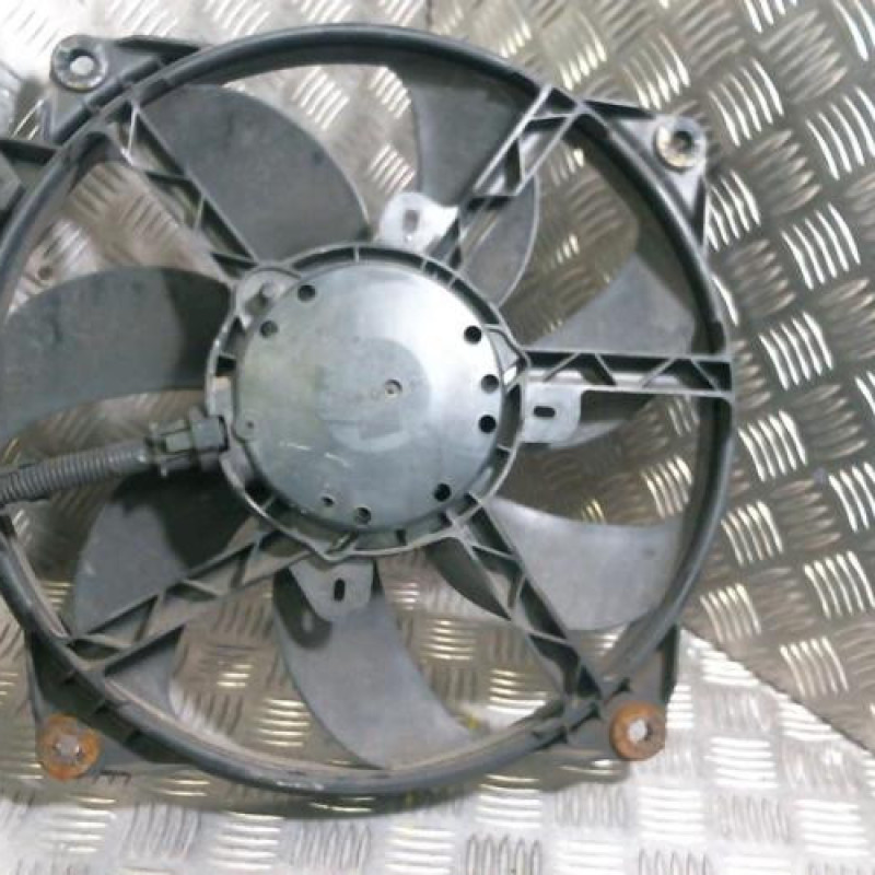 Moto ventilateur radiateur RENAULT MEGANE 3 Photo n°2