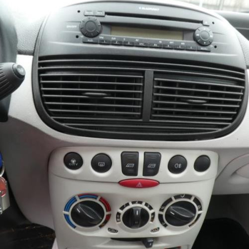 Moteur FIAT PUNTO 2 Photo n°9