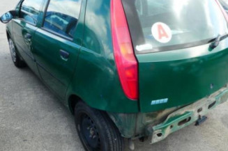 Aile avant droit FIAT PUNTO 2