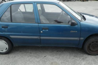 Aile avant droit PEUGEOT 106