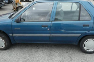 Aile avant droit PEUGEOT 106