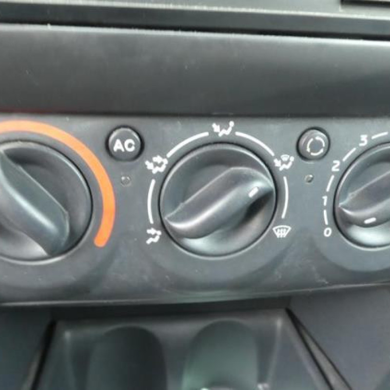 Poignee interieur arriere gauche RENAULT CLIO 2 Photo n°10