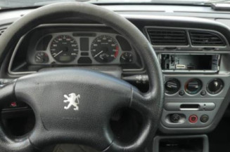 Poignee interieur avant droit PEUGEOT 306