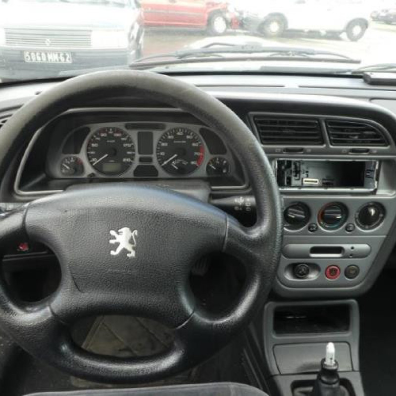 Poignee interieur avant droit PEUGEOT 306 Photo n°10