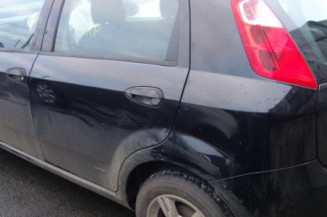 Poignee porte avant droit FIAT GRANDE PUNTO