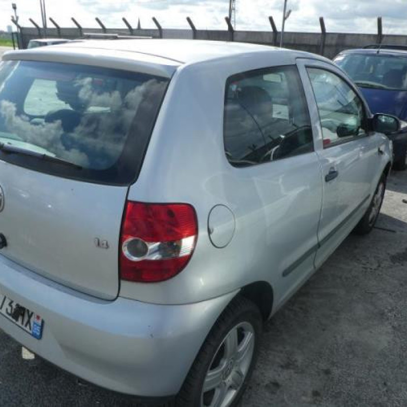 Renfort pare choc arriere (traverse) VOLKSWAGEN FOX Photo n°4