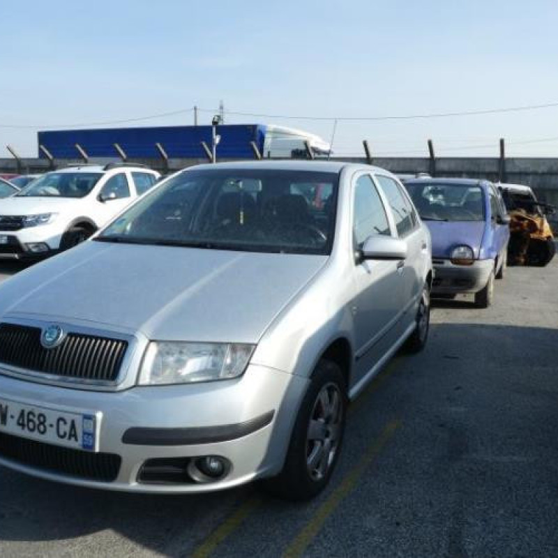 Pare choc arriere SKODA FABIA 1 Photo n°7