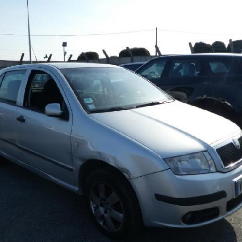 Pare choc arriere SKODA FABIA 1 Photo n°8