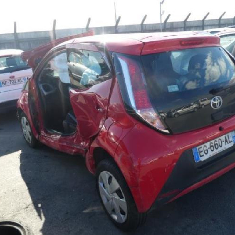 Vitre arriere droit TOYOTA AYGO 2 Photo n°4