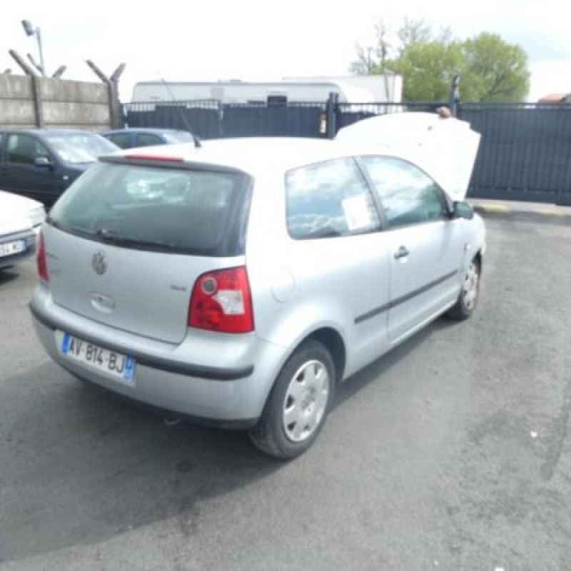 Calandre VOLKSWAGEN POLO 4 Photo n°5