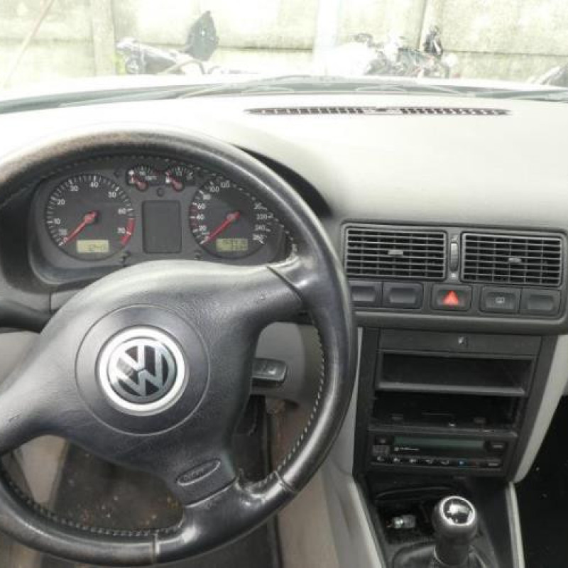 Pompe de direction VOLKSWAGEN GOLF 4 Photo n°9