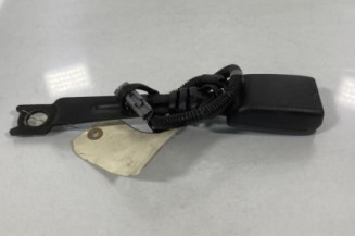 Attache ceinture avant gauche TOYOTA AURIS 1