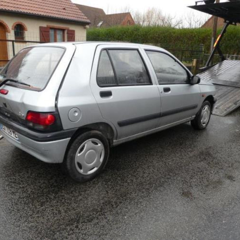 Pompe de direction RENAULT CLIO 1 Photo n°6