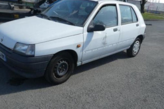 Pare choc arriere RENAULT CLIO 1